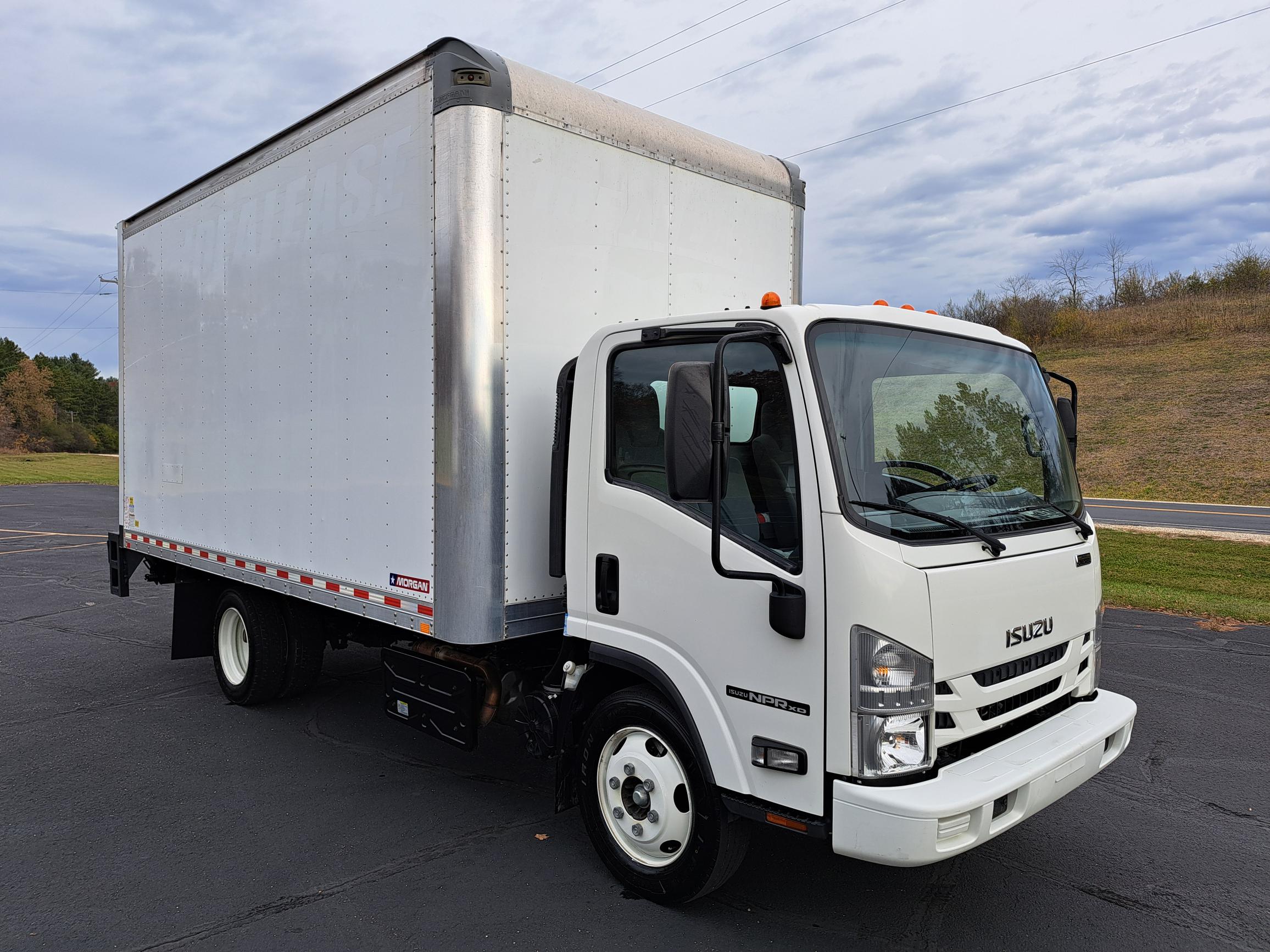 2022 Isuzu NPR - image 1 of 6