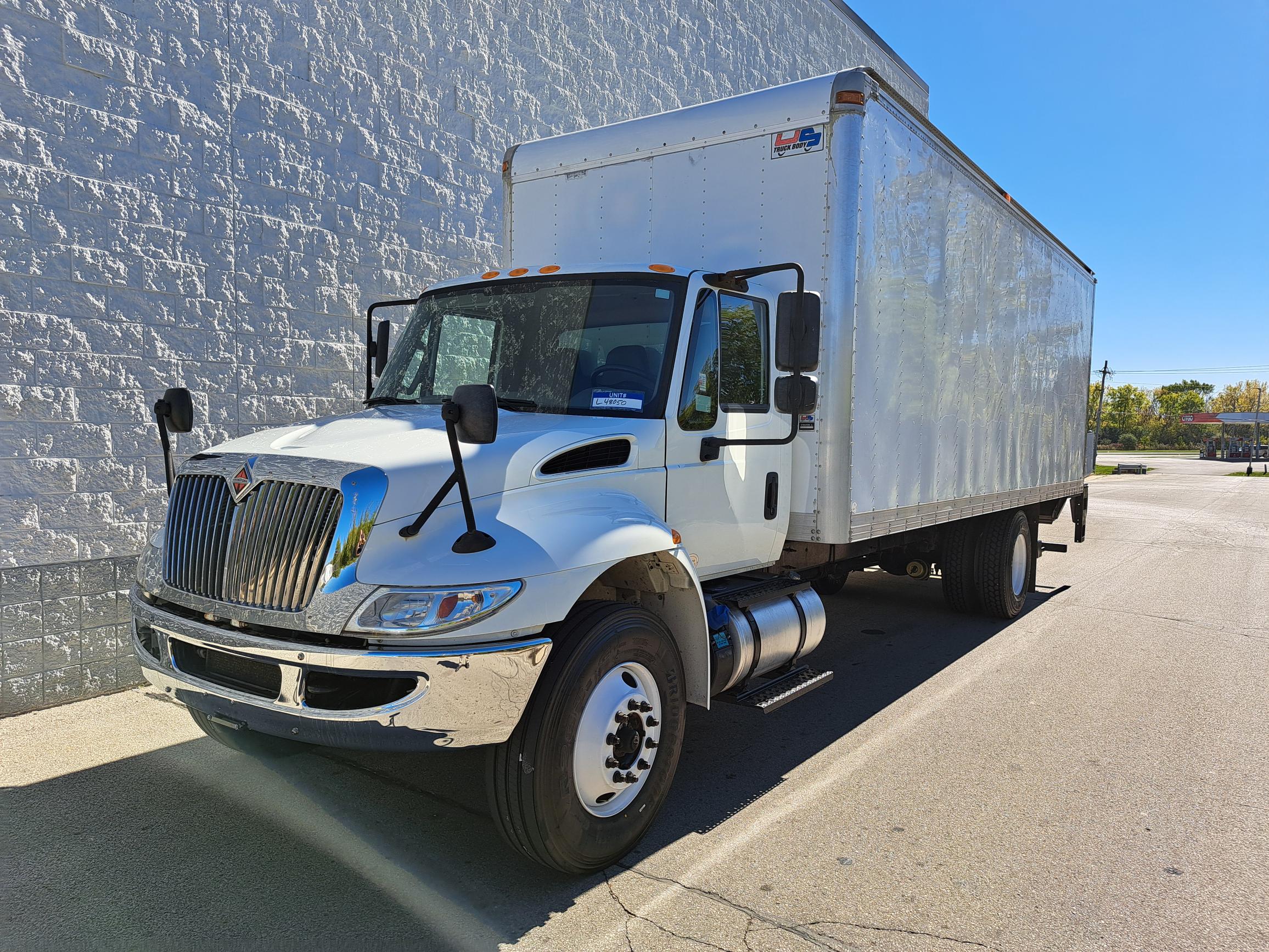 2018 INTERNATIONAL 4300 - image 3 of 6