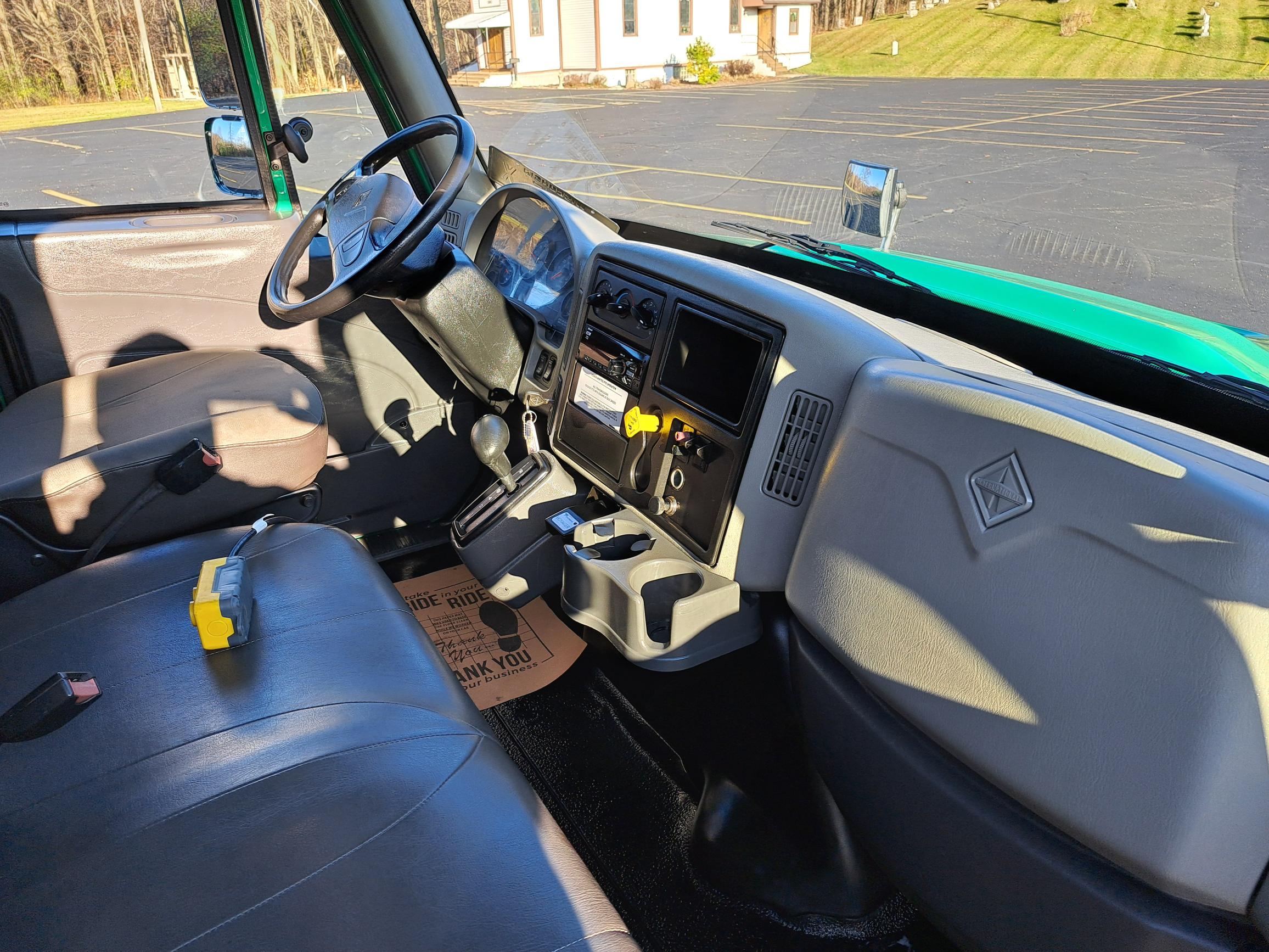 2018 INTERNATIONAL 4300 - image 4 of 6