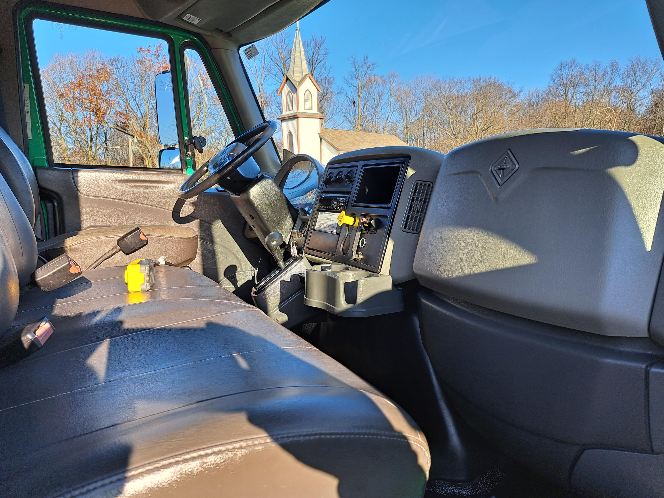 2018 INTERNATIONAL 4300 - image 5 of 6