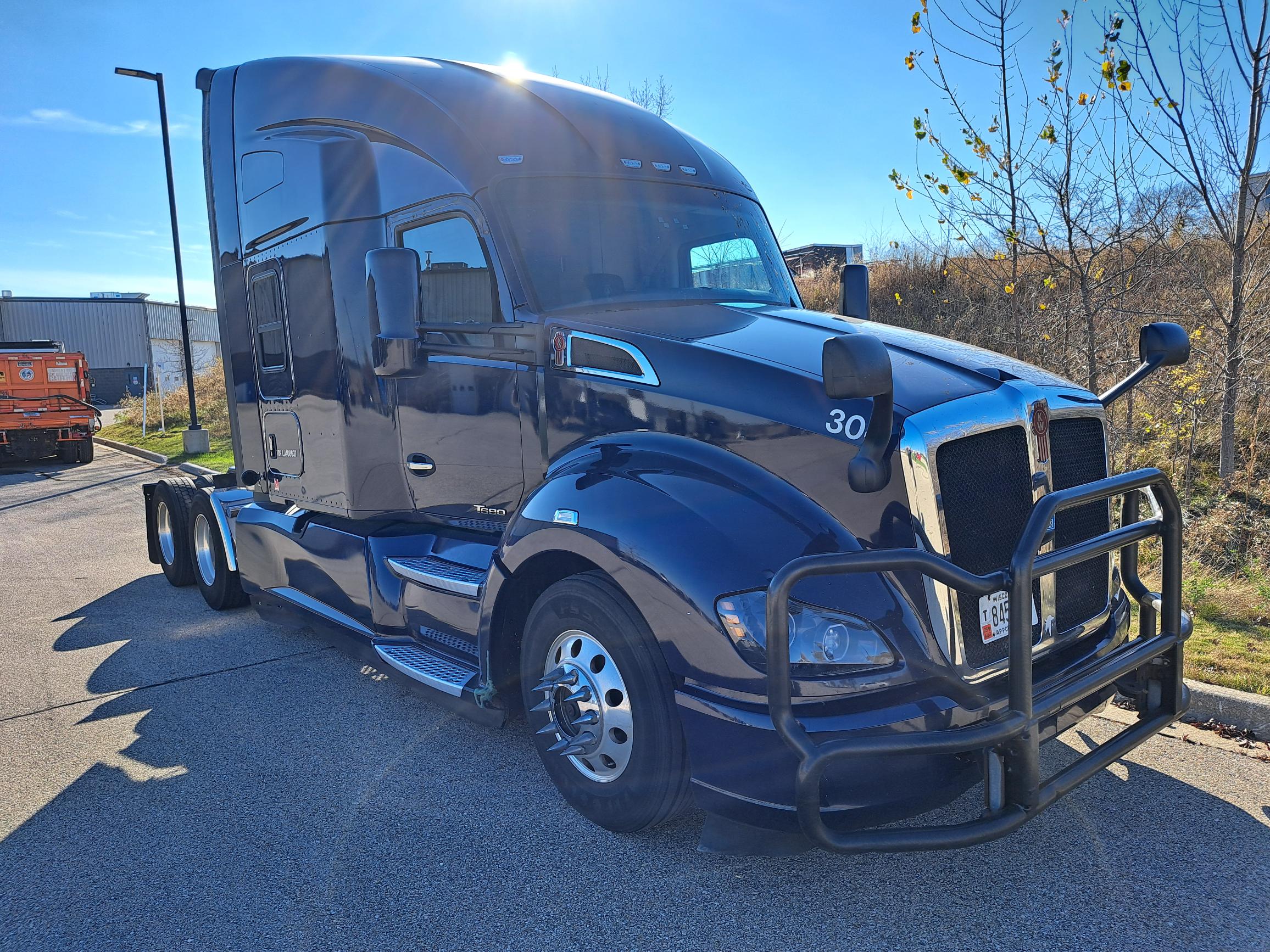 2020 Kenworth T680 - image 1 of 6