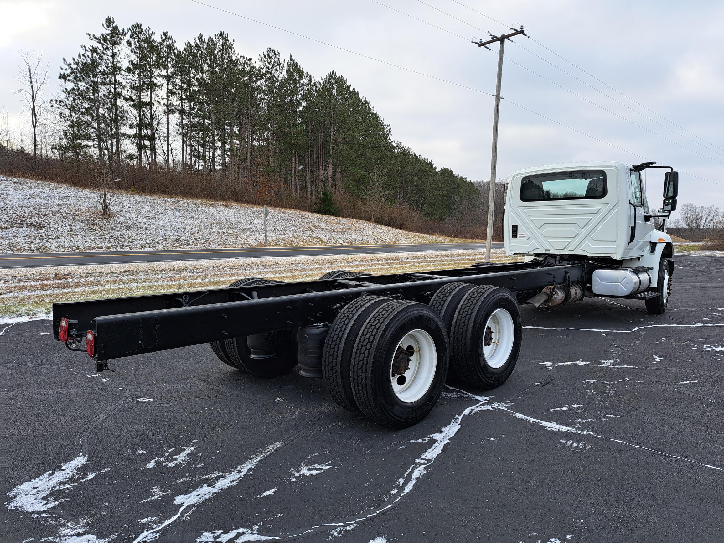 2019 INTERNATIONAL 4400 - image 2 of 6