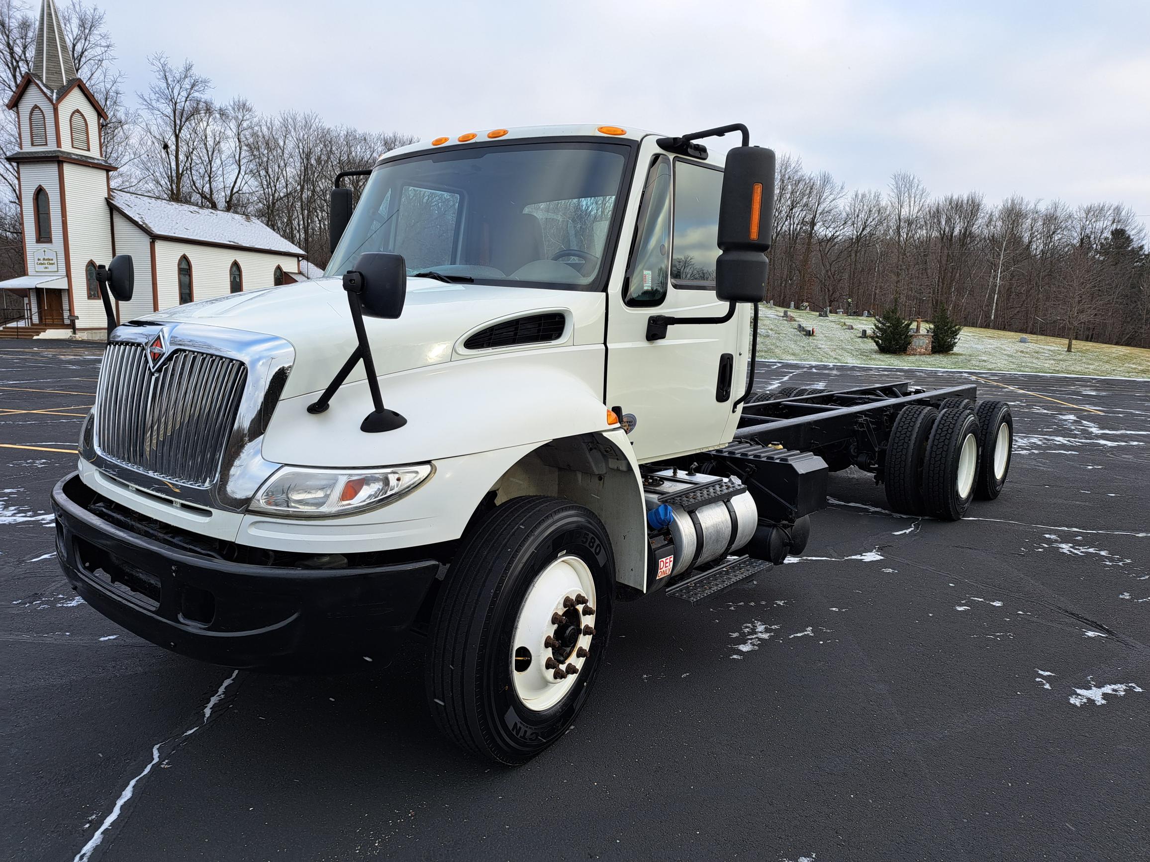 2019 INTERNATIONAL 4400 - image 3 of 6