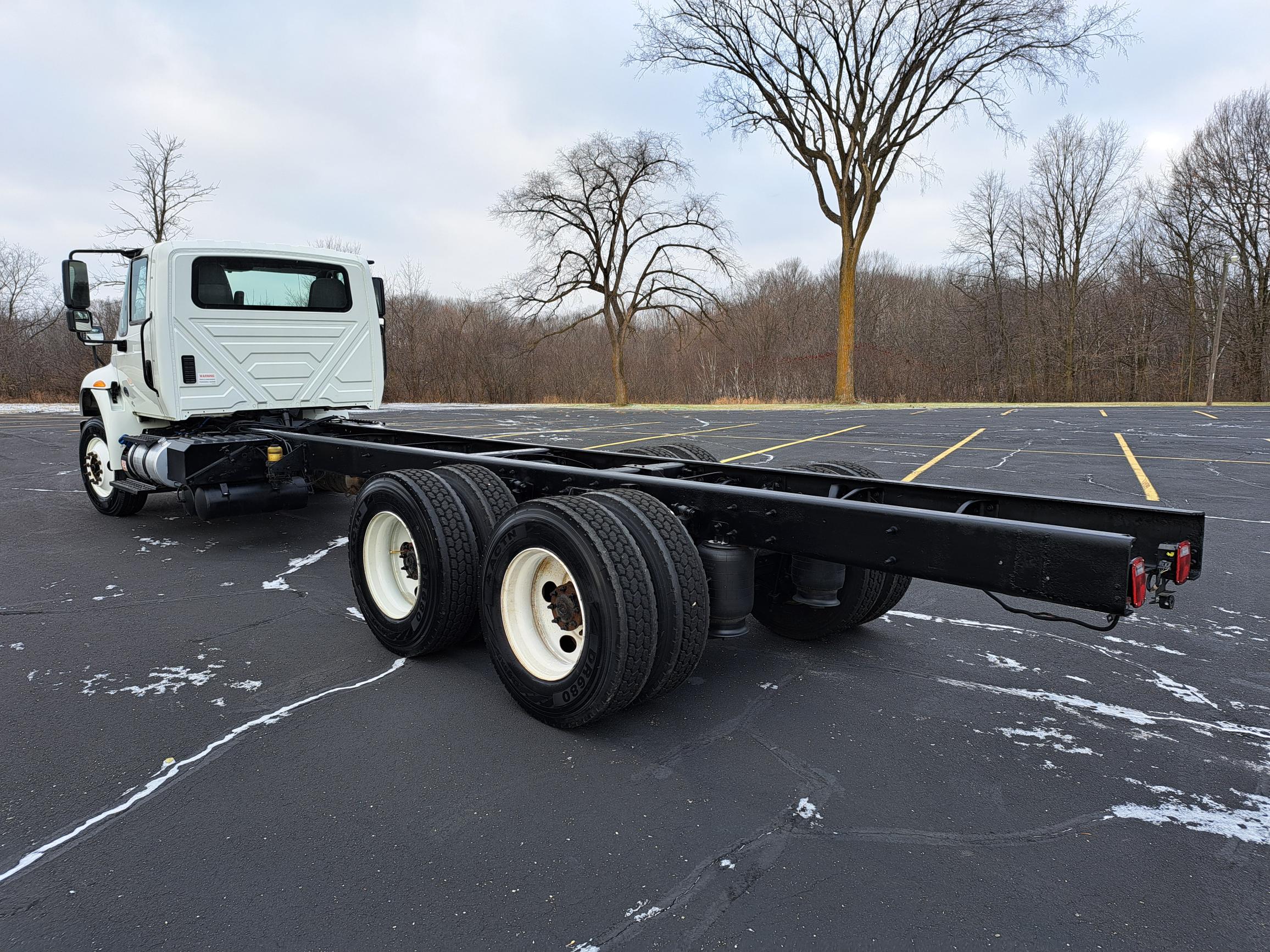 2019 INTERNATIONAL 4400 - image 4 of 6