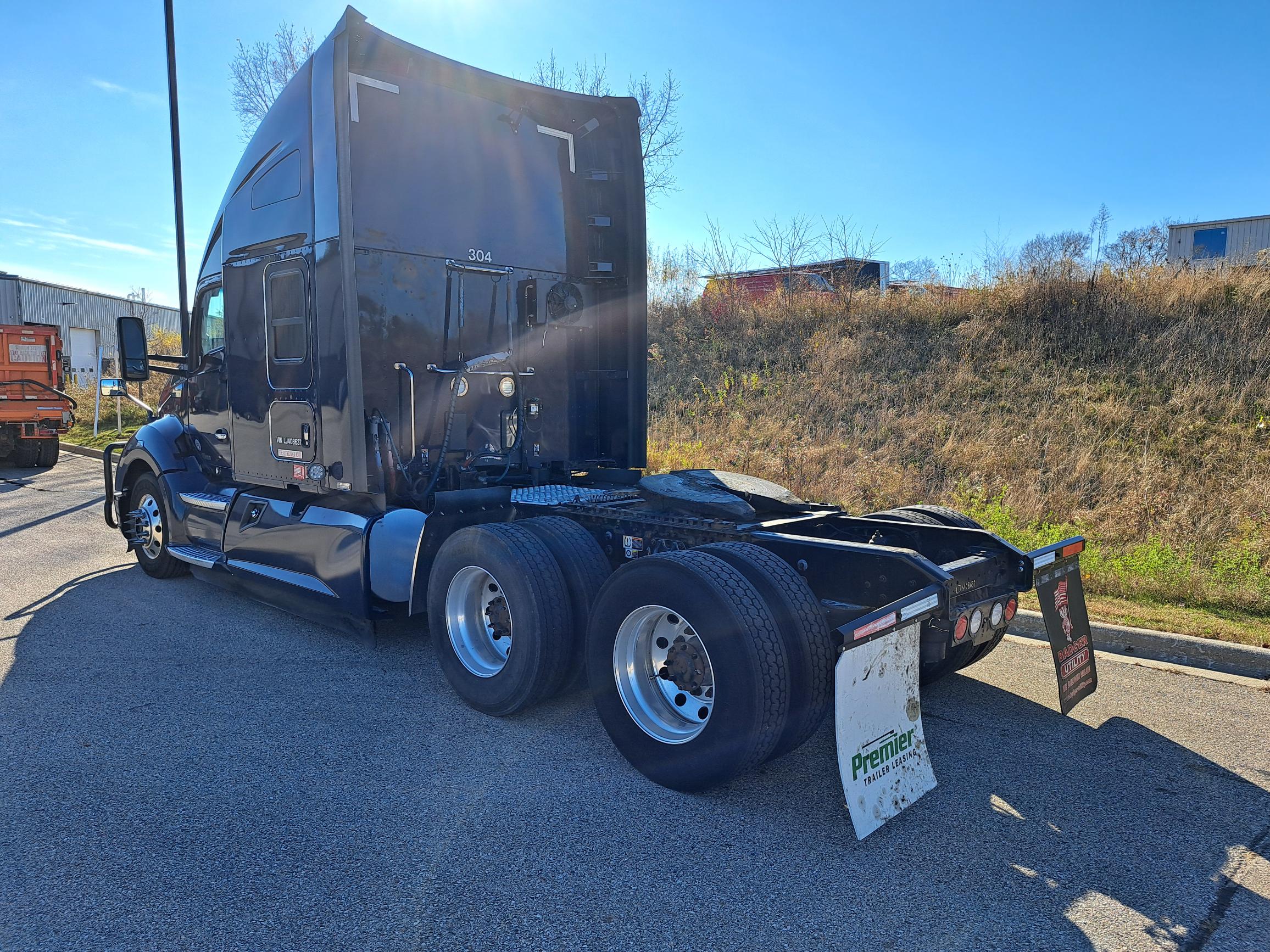 2020 Kenworth T680 - image 4 of 6